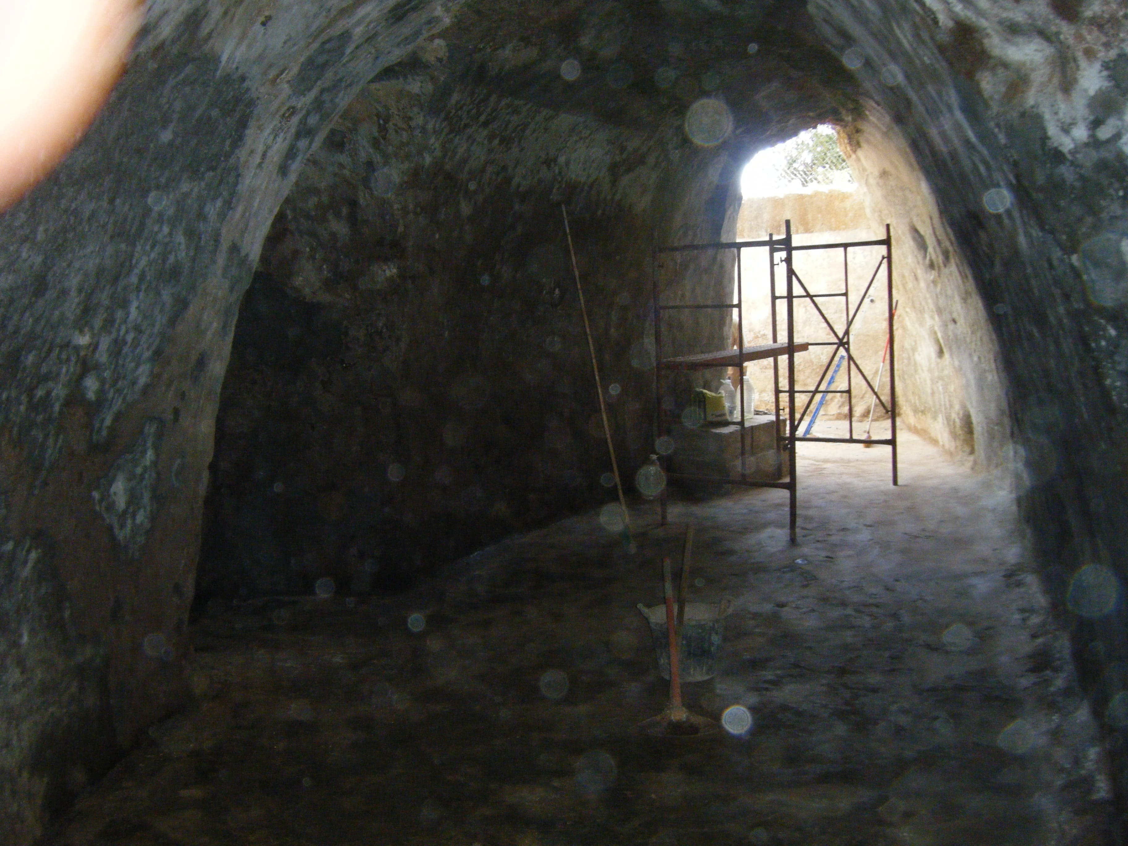 galeria ACONDICIONAMIENTO E IMPERMEABILIZACIÓN DE ESTANQUE CUEVA